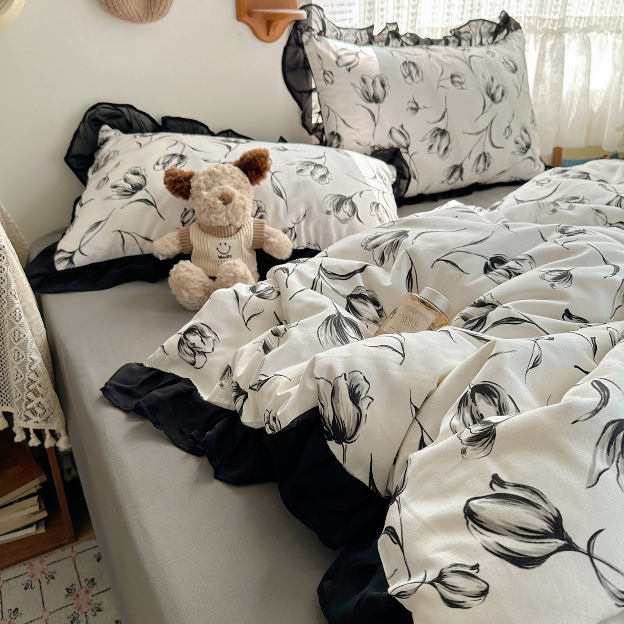 91家纺网 家纺一手货源 找家纺 雅居纺家纺 2025新款全棉纯棉赫本风磨毛蕾丝花边四件套-风格一 梦幻郁金香