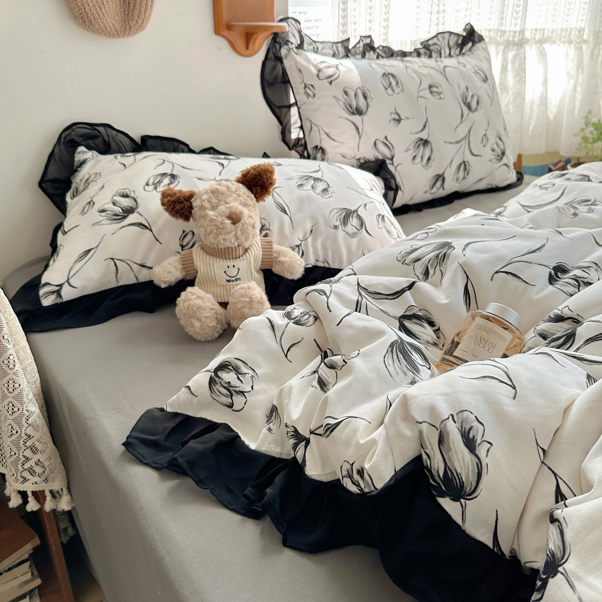 91家纺网 家纺一手货源 找家纺 雅居纺家纺 2025新款全棉纯棉赫本风磨毛蕾丝花边四件套-风格一 梦幻郁金香