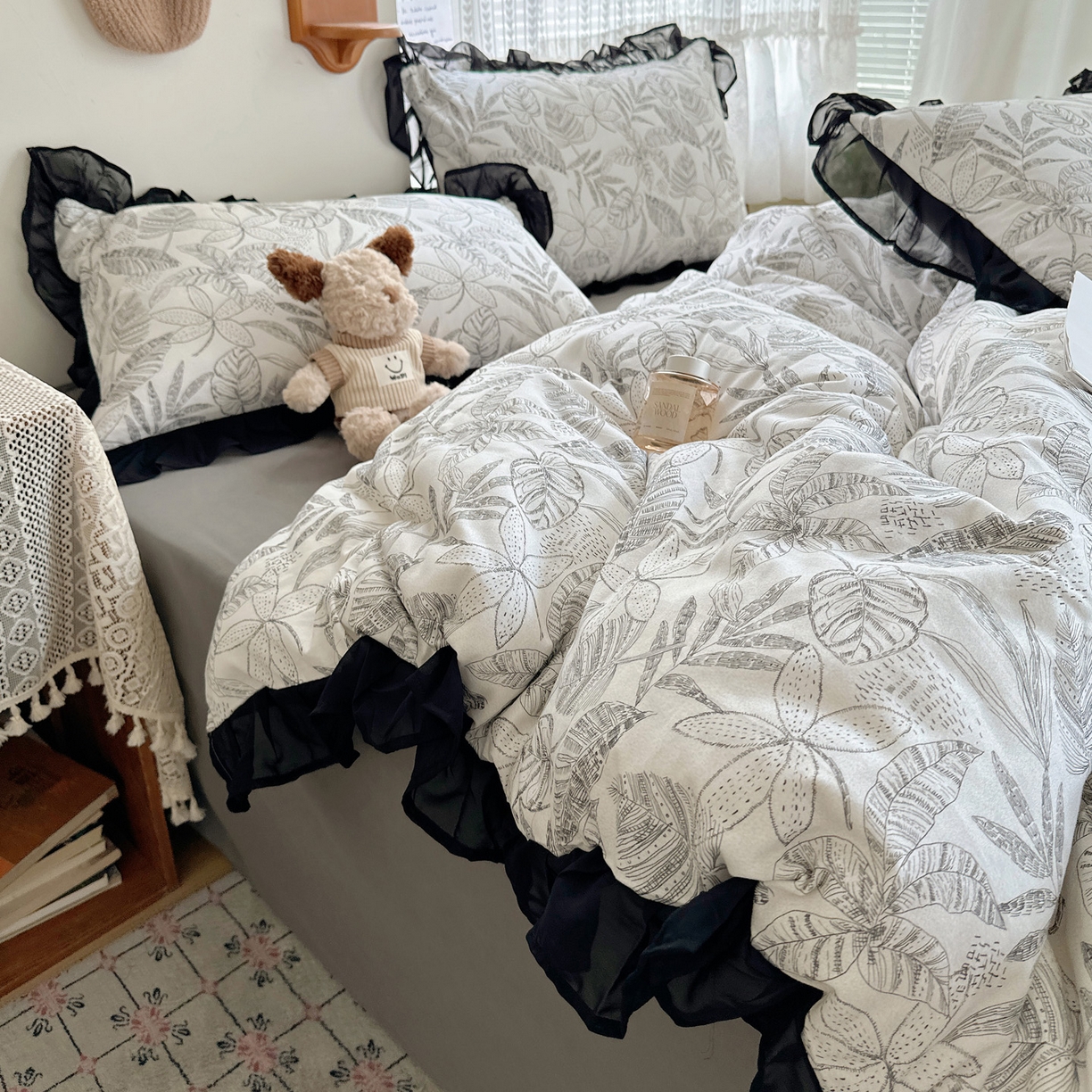 91家纺网 家纺一手货源 找家纺 雅居纺家纺 2025新款全棉纯棉赫本风磨毛蕾丝花边四件套-风格一 叶叶情怀