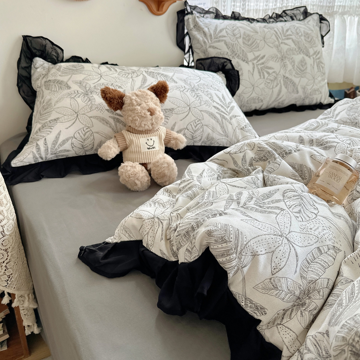 91家纺网 家纺一手货源 找家纺 雅居纺家纺 2025新款全棉纯棉赫本风磨毛蕾丝花边四件套-风格一 叶叶情怀