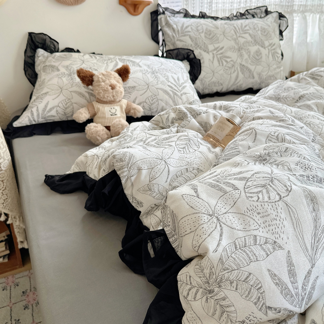 91家纺网 家纺一手货源 找家纺 雅居纺家纺 2025新款全棉纯棉赫本风磨毛蕾丝花边四件套-风格一 叶叶情怀