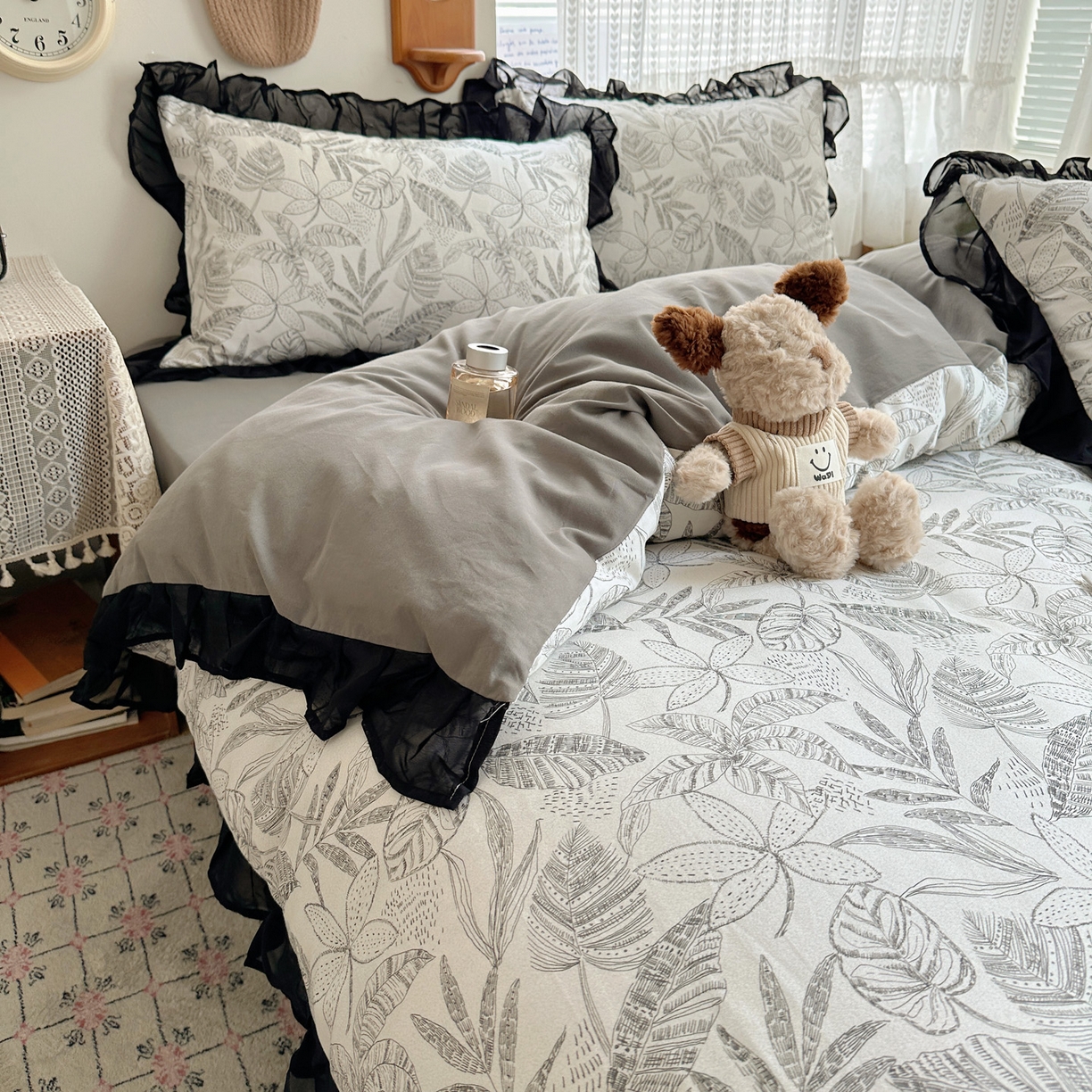 91家纺网 家纺一手货源 找家纺 雅居纺家纺 2025新款全棉纯棉赫本风磨毛蕾丝花边四件套-风格一 叶叶情怀