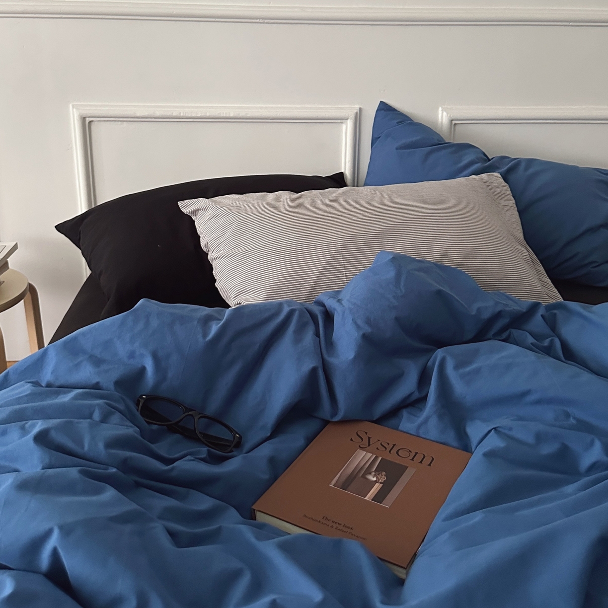 91家纺网 家纺一手货源 找家纺 柚可家居 2025新款40支色织水洗棉四件套-深海秘境第二组 深海秘境（枕套细灰条纹+黑色）