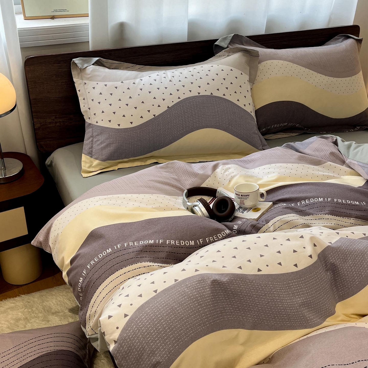 91家纺网 家纺一手货源 找家纺 涵宸家纺 2025新款加厚全棉磨毛印花四件套--罗马系列 场景二 D简言