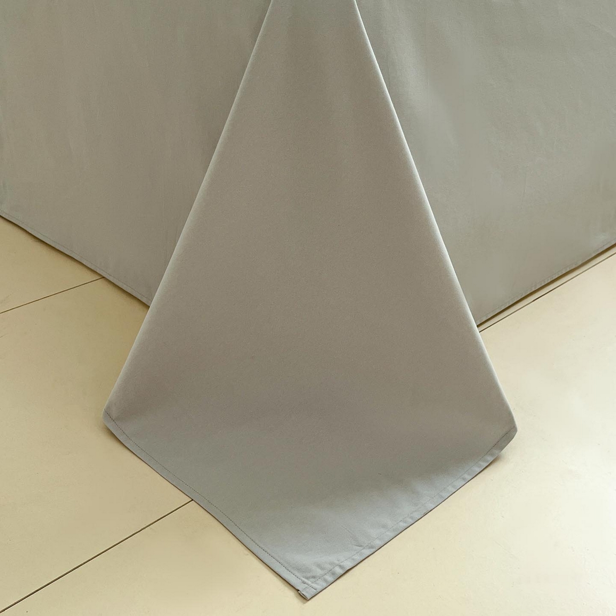 91家纺网 家纺一手货源 找家纺 涵宸家纺 2025新款加厚全棉磨毛印花四件套--罗马系列 场景二 D简言