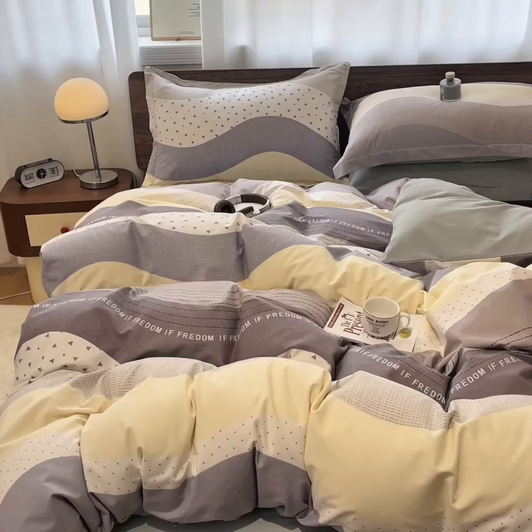 91家纺网 家纺一手货源 找家纺 涵宸家纺 2025新款加厚全棉磨毛印花四件套--罗马系列 场景二 D简言