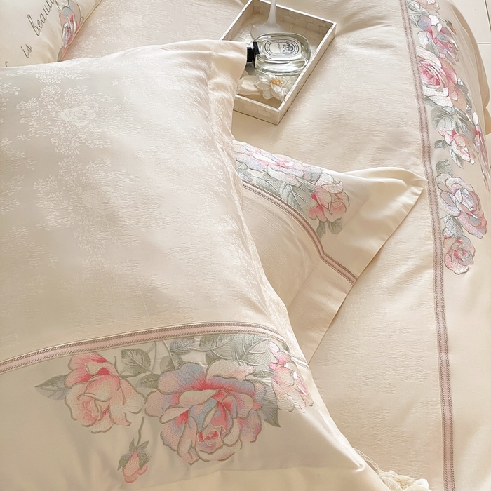 91家纺网 家纺一手货源 找家纺 （总）初拾 2025新款100s全棉纯棉小法式刺绣四件套-杜乐丽花园