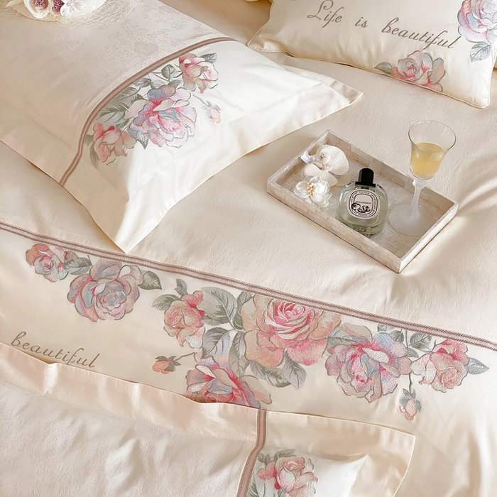 91家纺网 家纺一手货源 找家纺 （总）初拾 2025新款100s全棉纯棉小法式刺绣四件套-杜乐丽花园