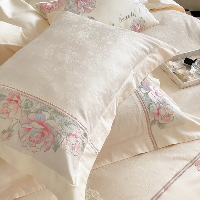 91家纺网 家纺一手货源 找家纺 （总）初拾 2025新款100s全棉纯棉小法式刺绣四件套-杜乐丽花园