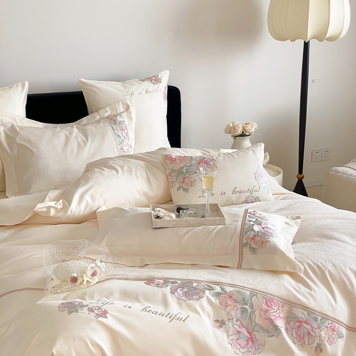 91家纺网 家纺一手货源 找家纺 （总）初拾 2025新款100s全棉纯棉小法式刺绣四件套-杜乐丽花园