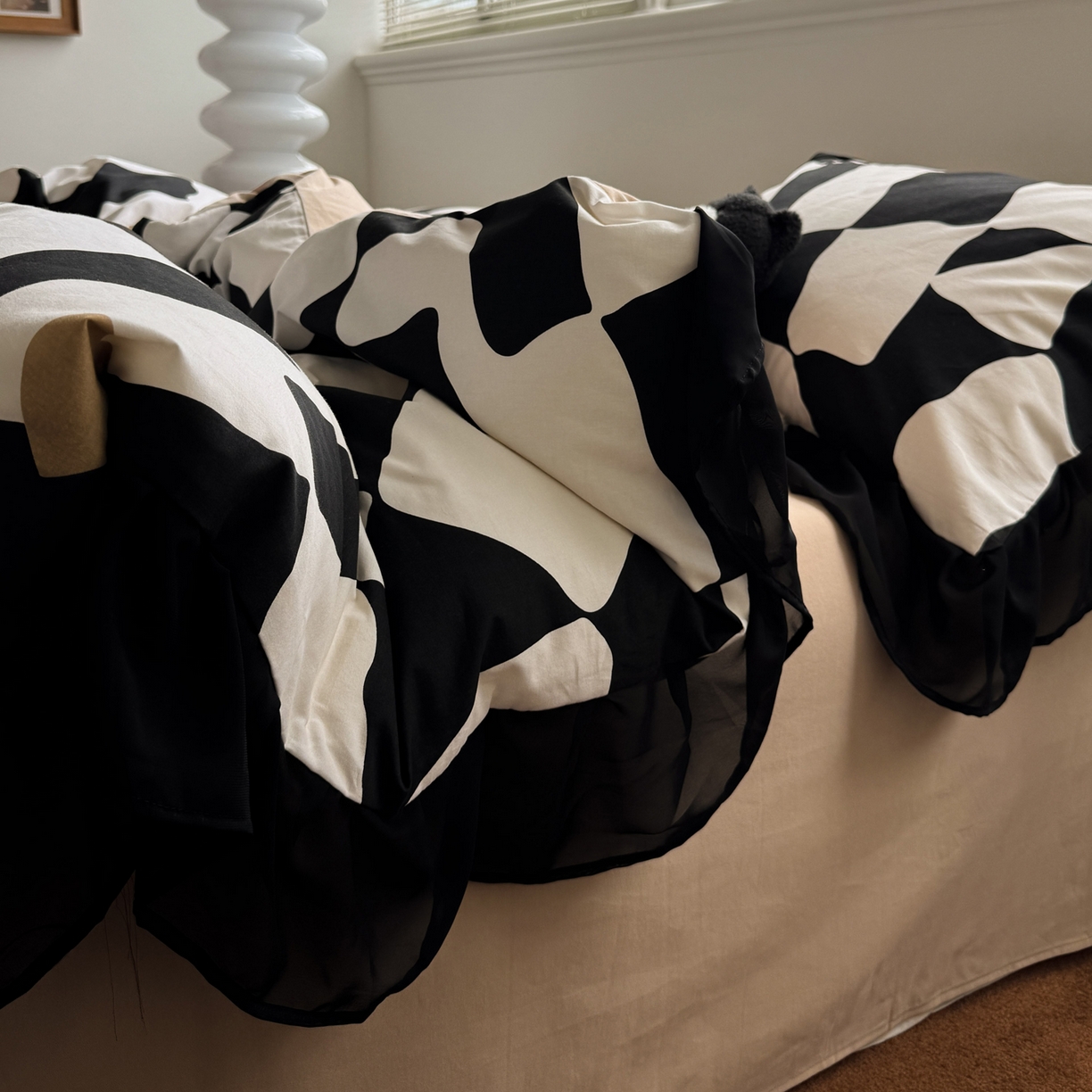 91家纺网 家纺一手货源 找家纺 雅居纺家纺 2025新款全棉纯棉赫本风磨毛蕾丝花边四件套-风格二 宝格丽-灰