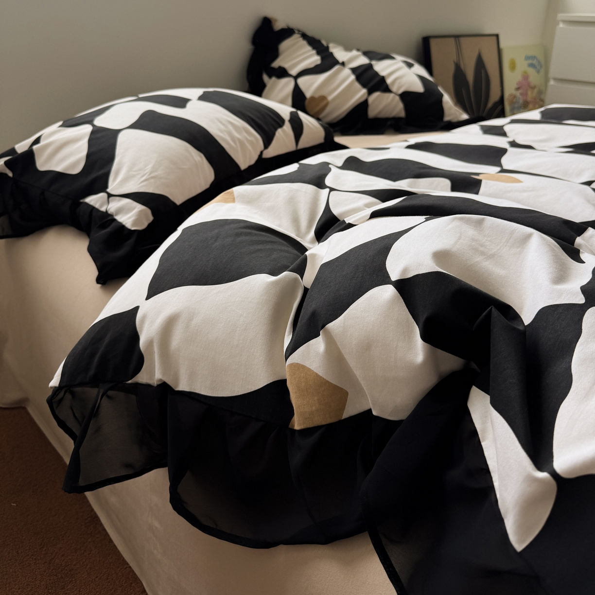 91家纺网 家纺一手货源 找家纺 雅居纺家纺 2025新款全棉纯棉赫本风磨毛蕾丝花边四件套-风格二 宝格丽-灰