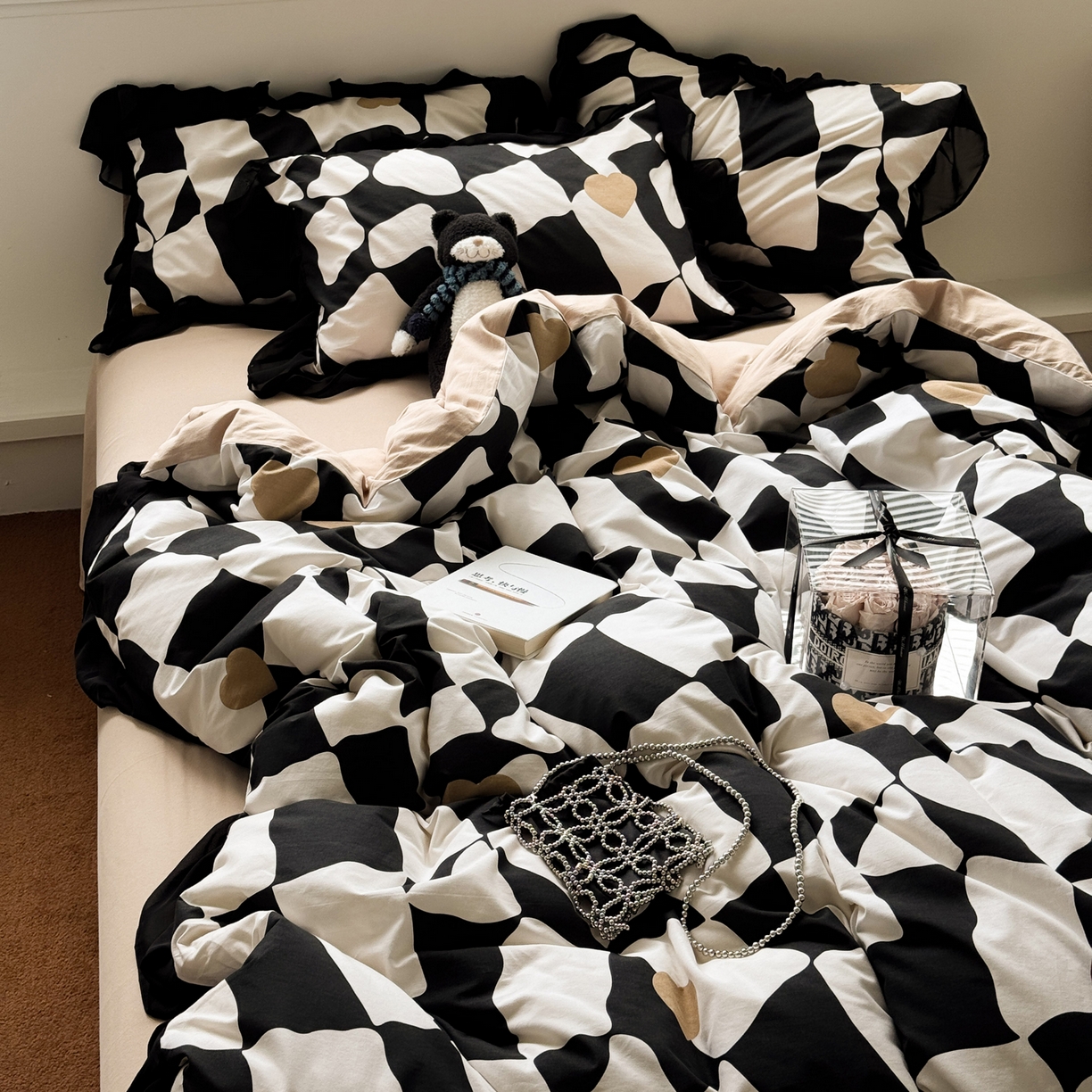 91家纺网 家纺一手货源 找家纺 雅居纺家纺 2025新款全棉纯棉赫本风磨毛蕾丝花边四件套-风格二 宝格丽-灰