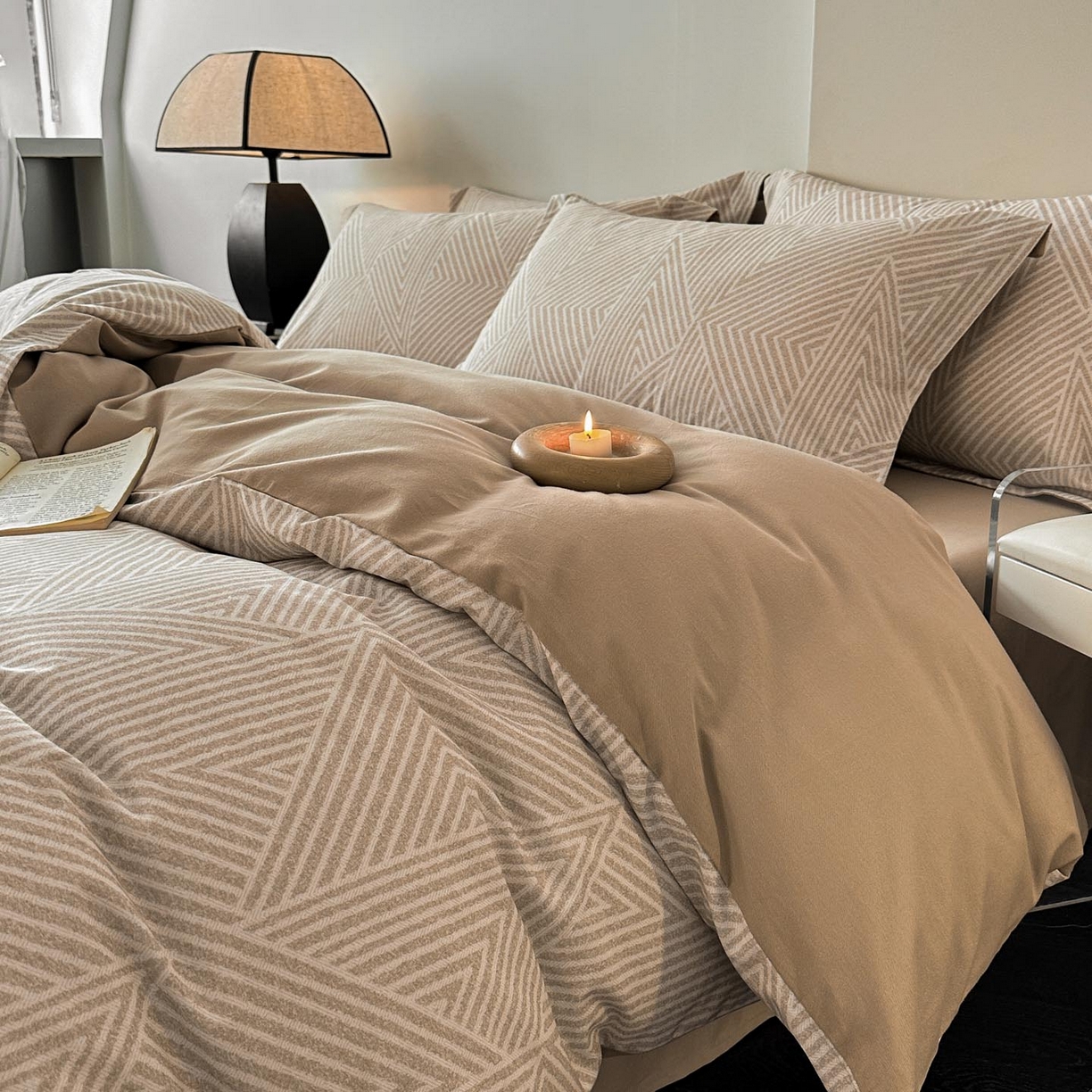 涵宸家纺 2025新款加厚全棉磨毛印花四件套--罗马系列 场景二 D卢卡斯