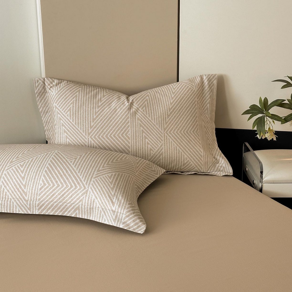 91家纺网 家纺一手货源 找家纺 涵宸家纺 2025新款加厚全棉磨毛印花四件套--罗马系列 场景二 D卢卡斯