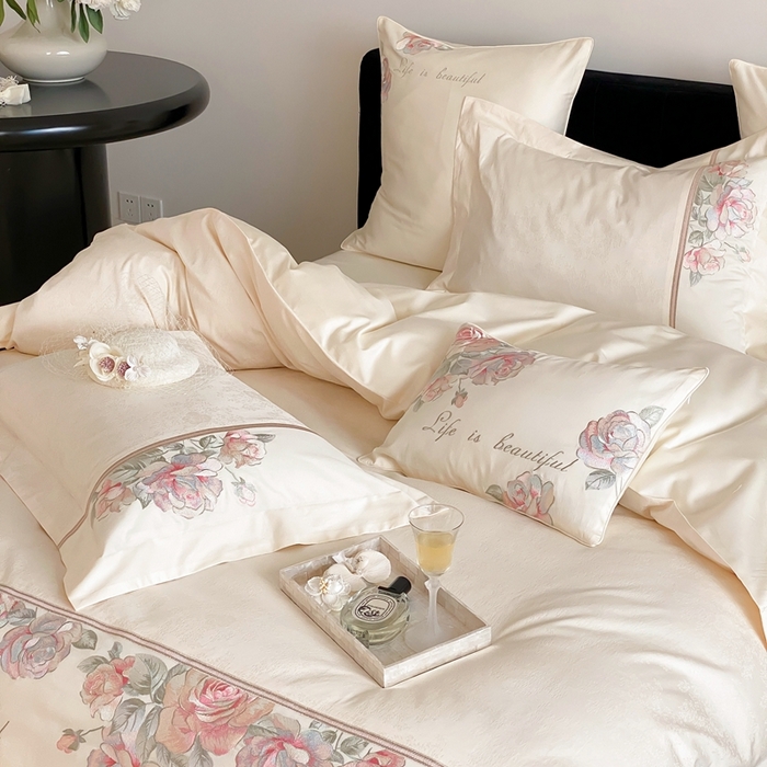 91家纺网 家纺一手货源 找家纺 初拾 2025新款100s全棉纯棉小法式刺绣四件套-杜乐丽花园 杜乐丽花园-奶昔白