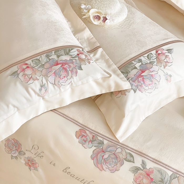 91家纺网 家纺一手货源 找家纺 初拾 2025新款100s全棉纯棉小法式刺绣四件套-杜乐丽花园 杜乐丽花园-奶昔白