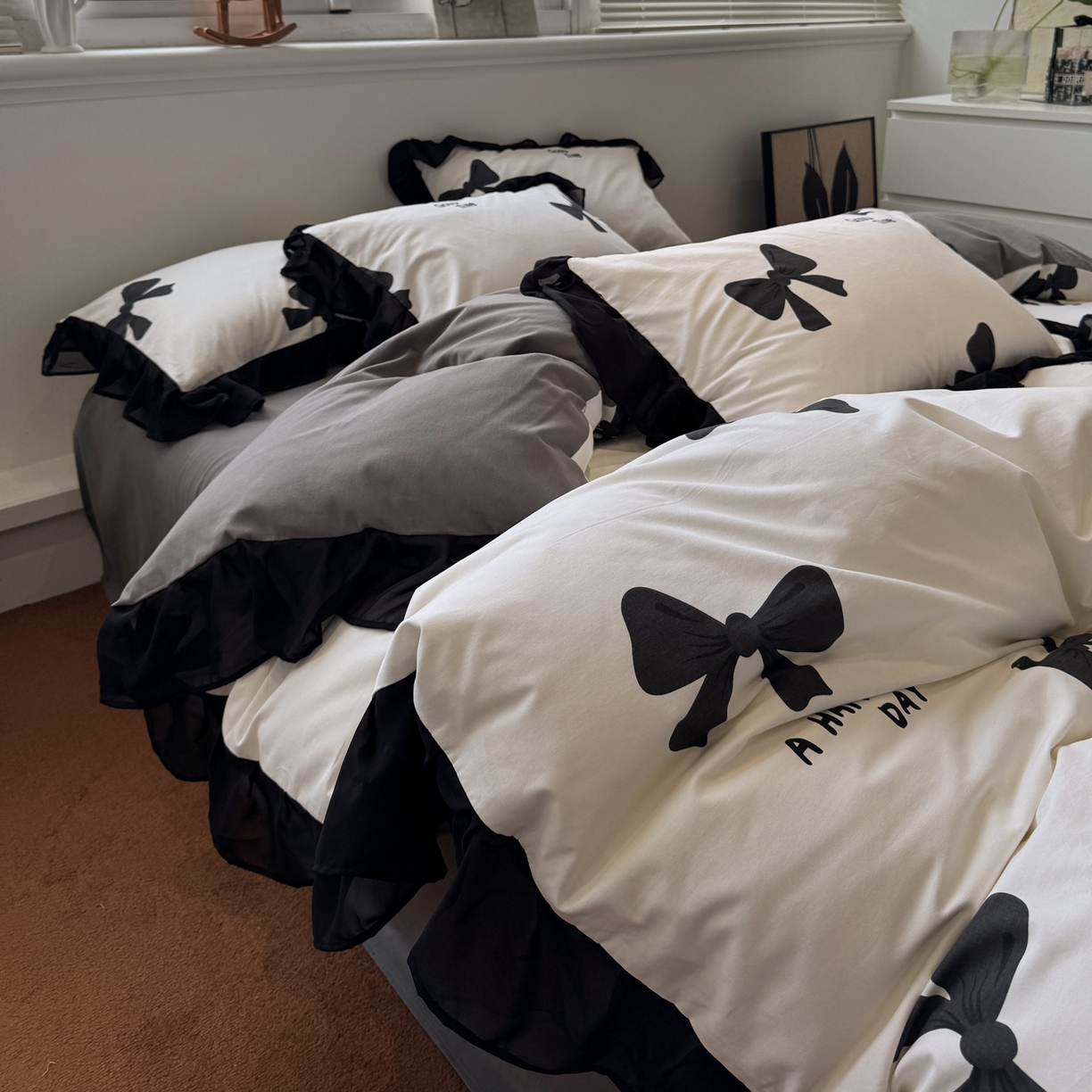 雅居纺家纺 2025新款全棉纯棉赫本风磨毛蕾丝花边四件套-风格二 快乐蝴蝶结