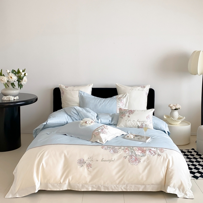 91家纺网 家纺一手货源 找家纺 初拾 2025新款100s全棉纯棉小法式刺绣四件套-杜乐丽花园 杜乐丽花园-晴天蓝