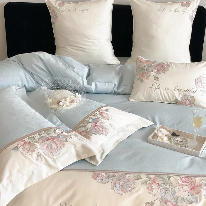 91家纺网 家纺一手货源 找家纺 初拾 2025新款100s全棉纯棉小法式刺绣四件套-杜乐丽花园 杜乐丽花园-晴天蓝