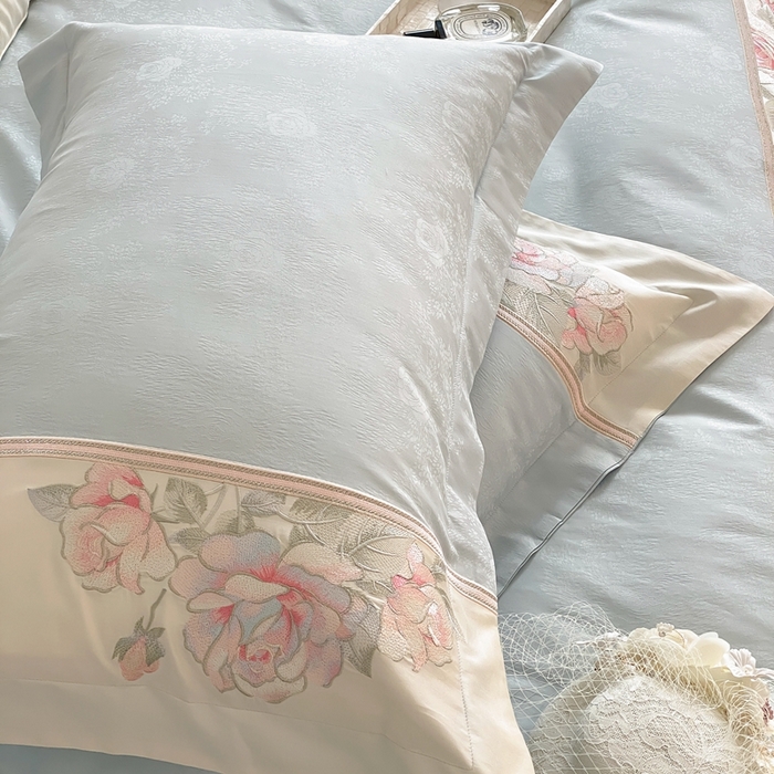 91家纺网 家纺一手货源 找家纺 初拾 2025新款100s全棉纯棉小法式刺绣四件套-杜乐丽花园 杜乐丽花园-晴天蓝