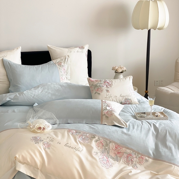 91家纺网 家纺一手货源 找家纺 初拾 2025新款100s全棉纯棉小法式刺绣四件套-杜乐丽花园 杜乐丽花园-晴天蓝