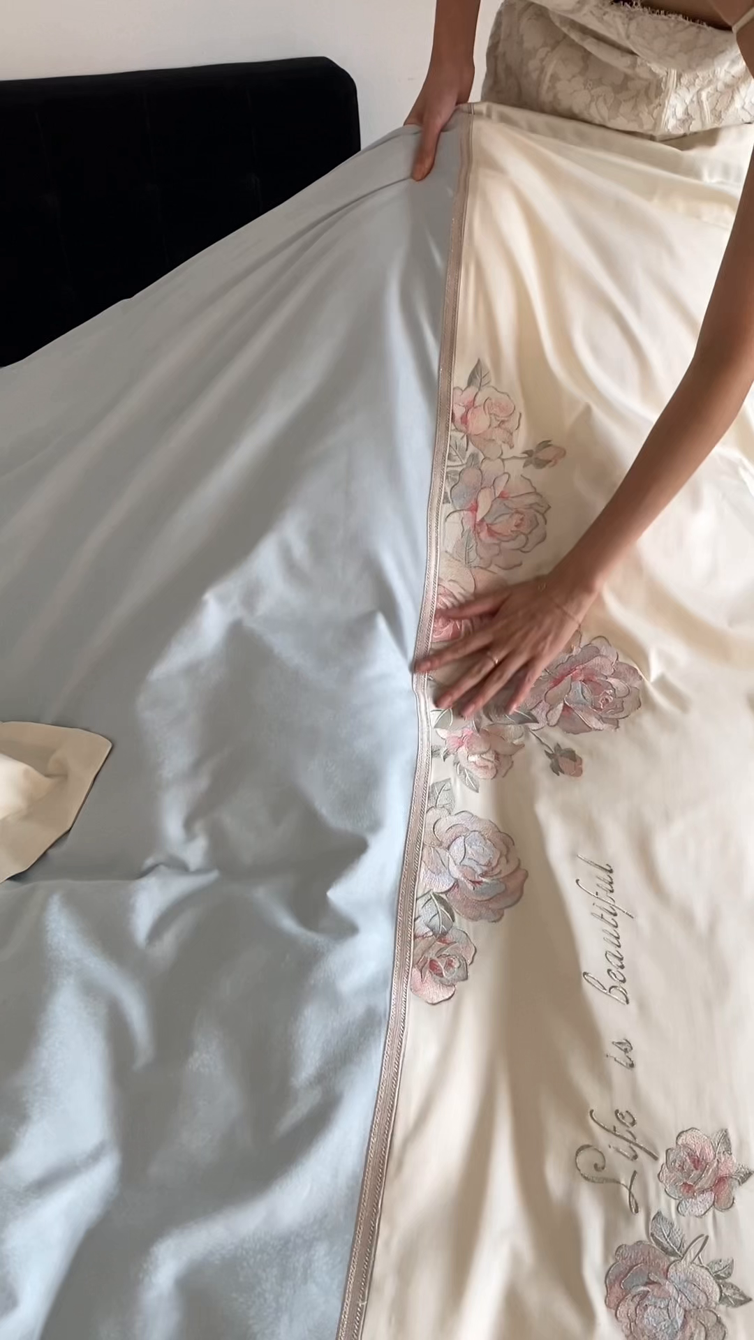 91家纺网 家纺一手货源 找家纺 初拾 2025新款100s全棉纯棉小法式刺绣四件套-杜乐丽花园 杜乐丽花园-晴天蓝