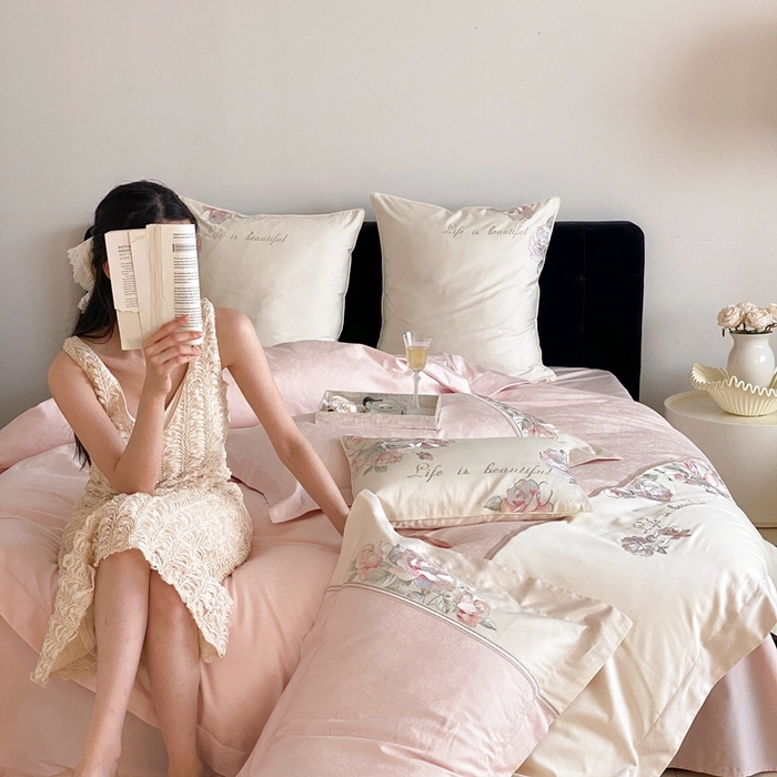 91家纺网 家纺一手货源 找家纺 初拾 2025新款100s全棉纯棉小法式刺绣四件套-杜乐丽花园 杜乐丽花园-邂逅粉