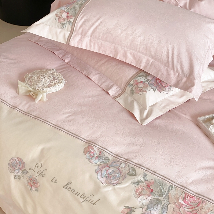 91家纺网 家纺一手货源 找家纺 初拾 2025新款100s全棉纯棉小法式刺绣四件套-杜乐丽花园 杜乐丽花园-邂逅粉