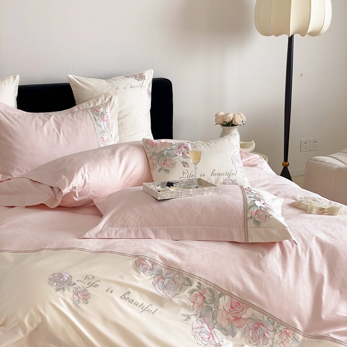 91家纺网 家纺一手货源 找家纺 初拾 2025新款100s全棉纯棉小法式刺绣四件套-杜乐丽花园 杜乐丽花园-邂逅粉