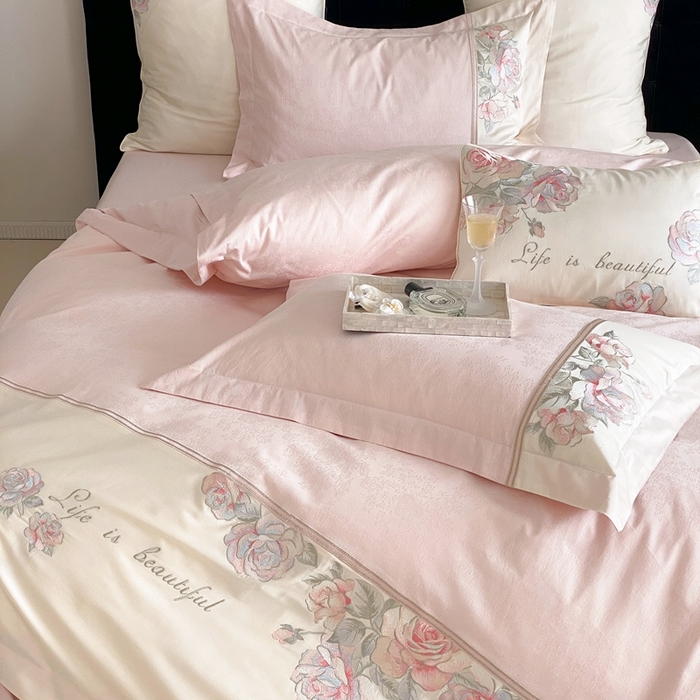 91家纺网 家纺一手货源 找家纺 初拾 2025新款100s全棉纯棉小法式刺绣四件套-杜乐丽花园 杜乐丽花园-邂逅粉