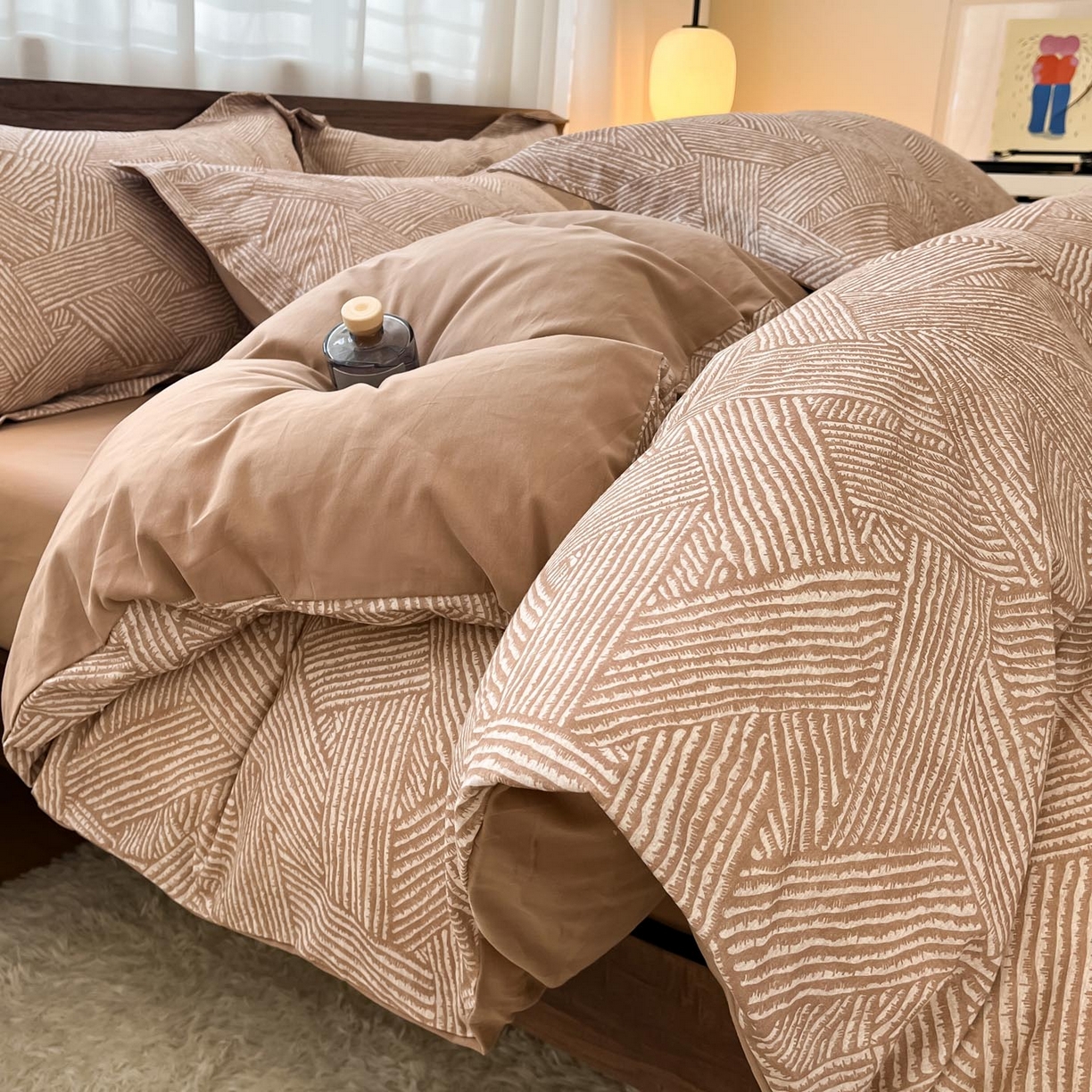 91家纺网 家纺一手货源 找家纺 涵宸家纺 2025新款加厚全棉磨毛印花四件套--罗马系列 场景二 D泽无声