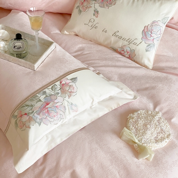 91家纺网 家纺一手货源 找家纺 初拾 2025新款100s全棉纯棉小法式刺绣四件套-杜乐丽花园 杜乐丽花园-邂逅粉