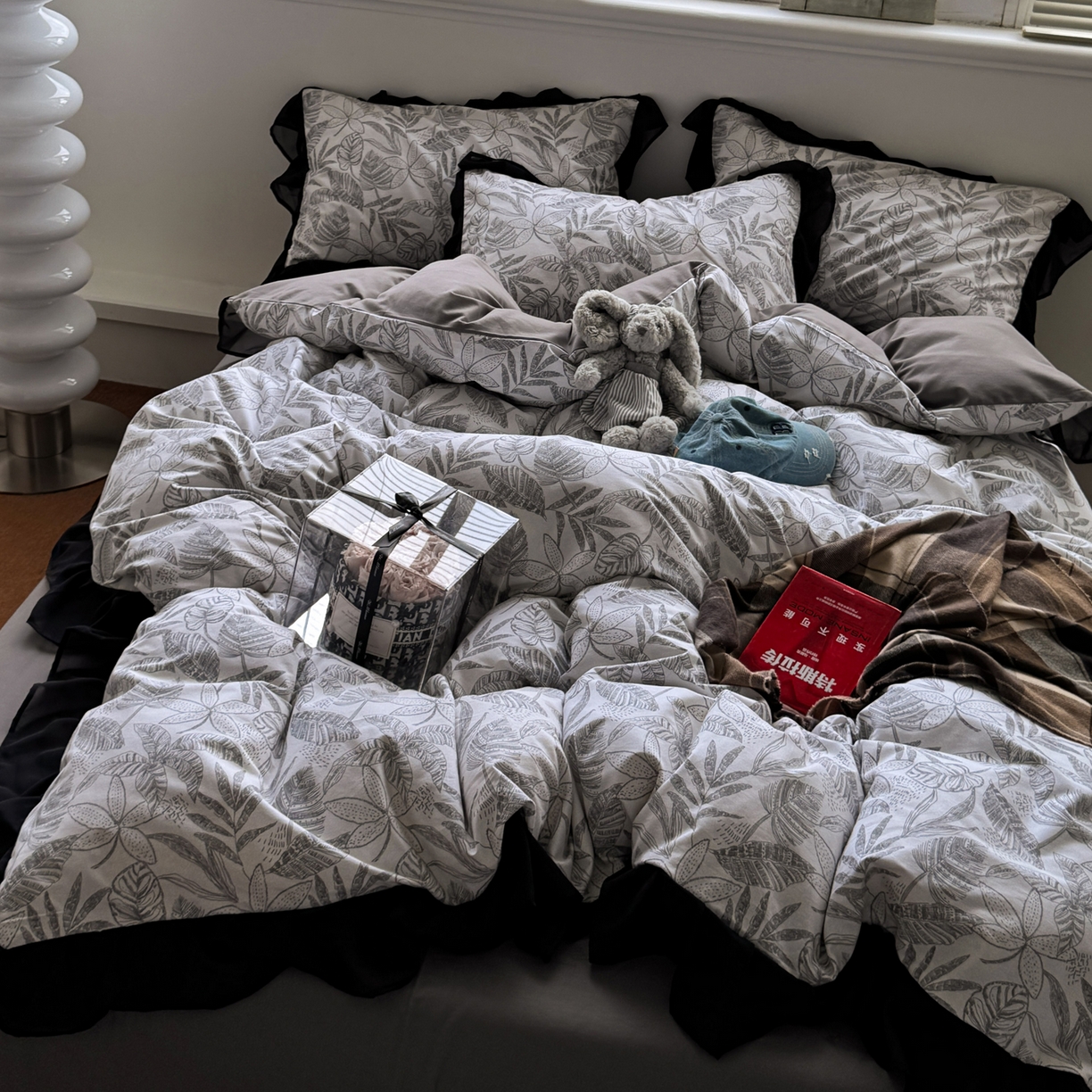 91家纺网 家纺一手货源 找家纺 雅居纺家纺 2025新款全棉纯棉赫本风磨毛蕾丝花边四件套-风格二 叶叶情怀