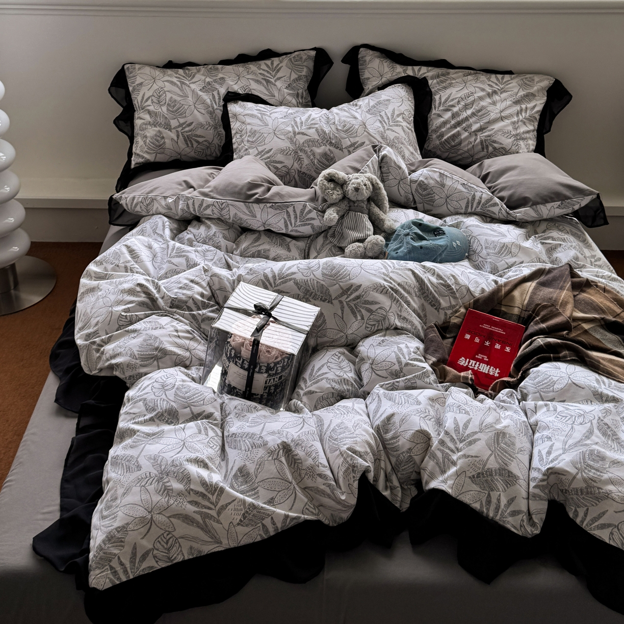 91家纺网 家纺一手货源 找家纺 雅居纺家纺 2025新款全棉纯棉赫本风磨毛蕾丝花边四件套-风格二 叶叶情怀