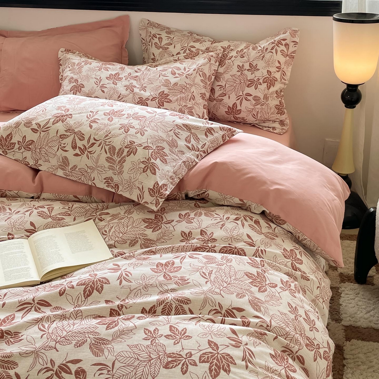 91家纺网 家纺一手货源 找家纺 涵宸家纺 2025新款加厚全棉磨毛印花四件套--罗马系列 场景二 F初春