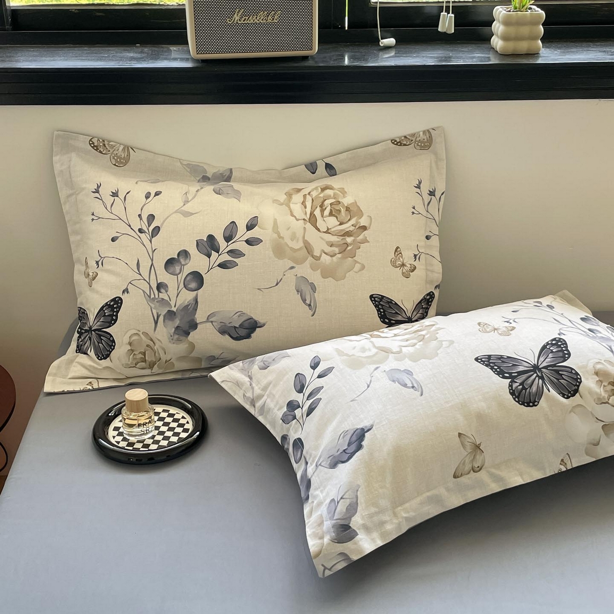 91家纺网 家纺一手货源 找家纺 涵宸家纺 2025新款加厚全棉磨毛印花四件套--罗马系列 场景二 F蝶恋花