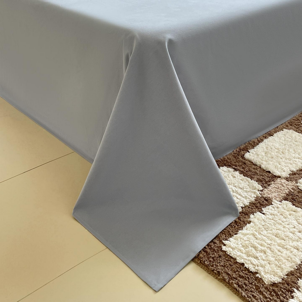 91家纺网 家纺一手货源 找家纺 涵宸家纺 2025新款加厚全棉磨毛印花四件套--罗马系列 场景二 F蝶恋花