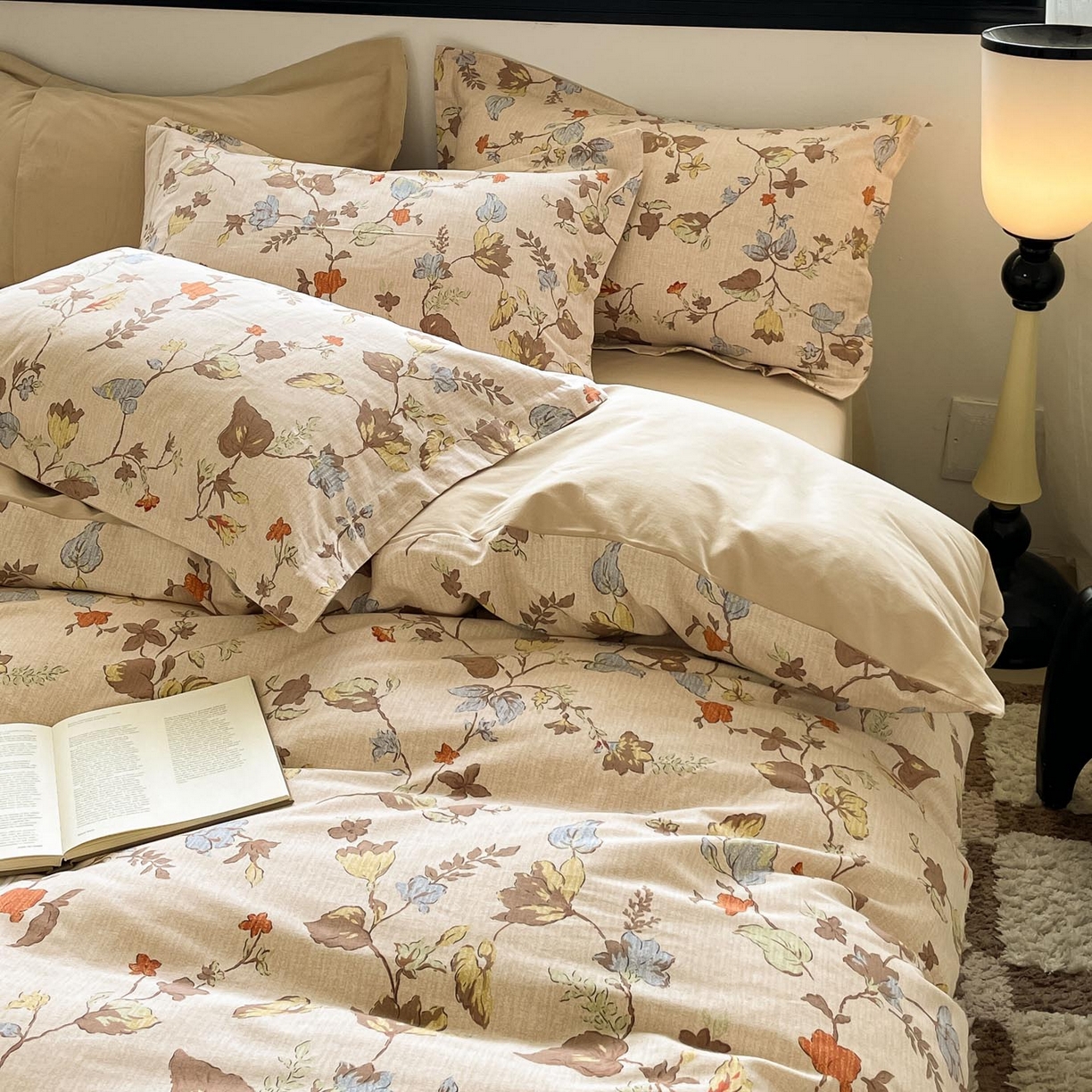 91家纺网 家纺一手货源 找家纺 涵宸家纺 2025新款加厚全棉磨毛印花四件套--罗马系列 场景二 F浮影