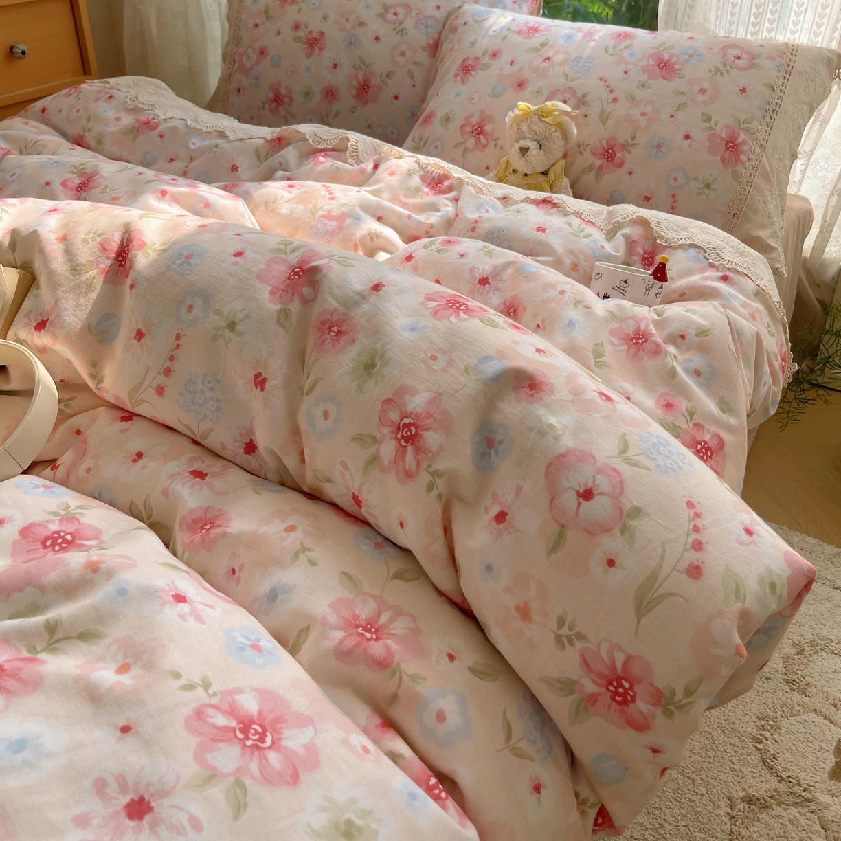 91家纺网 家纺一手货源 找家纺 雅居纺家纺 2025新款全棉纯棉韩版花边磨毛四件套 花边粉色花漾