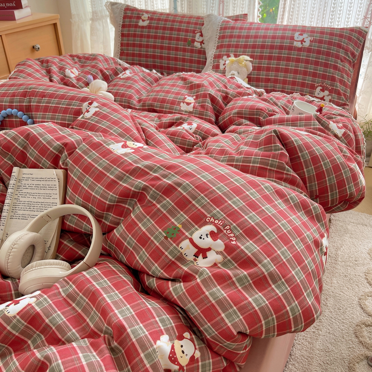 91家纺网 家纺一手货源 找家纺 雅居纺家纺 2025新款全棉纯棉韩版花边磨毛四件套 花边红色小狗