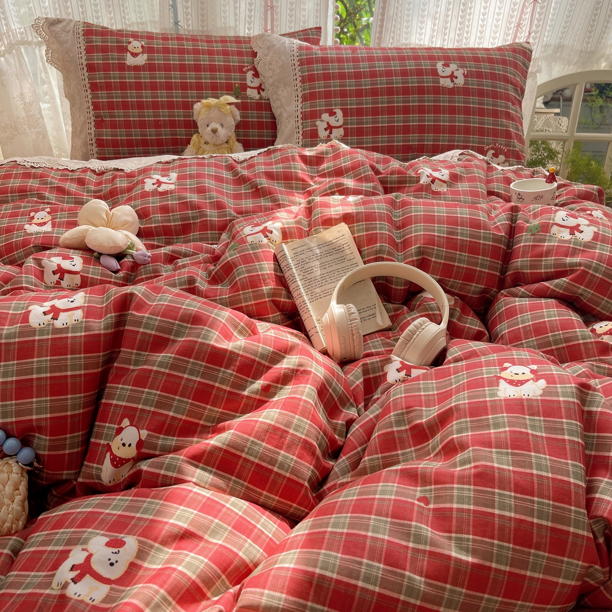 91家纺网 家纺一手货源 找家纺 雅居纺家纺 2025新款全棉纯棉韩版花边磨毛四件套 花边红色小狗