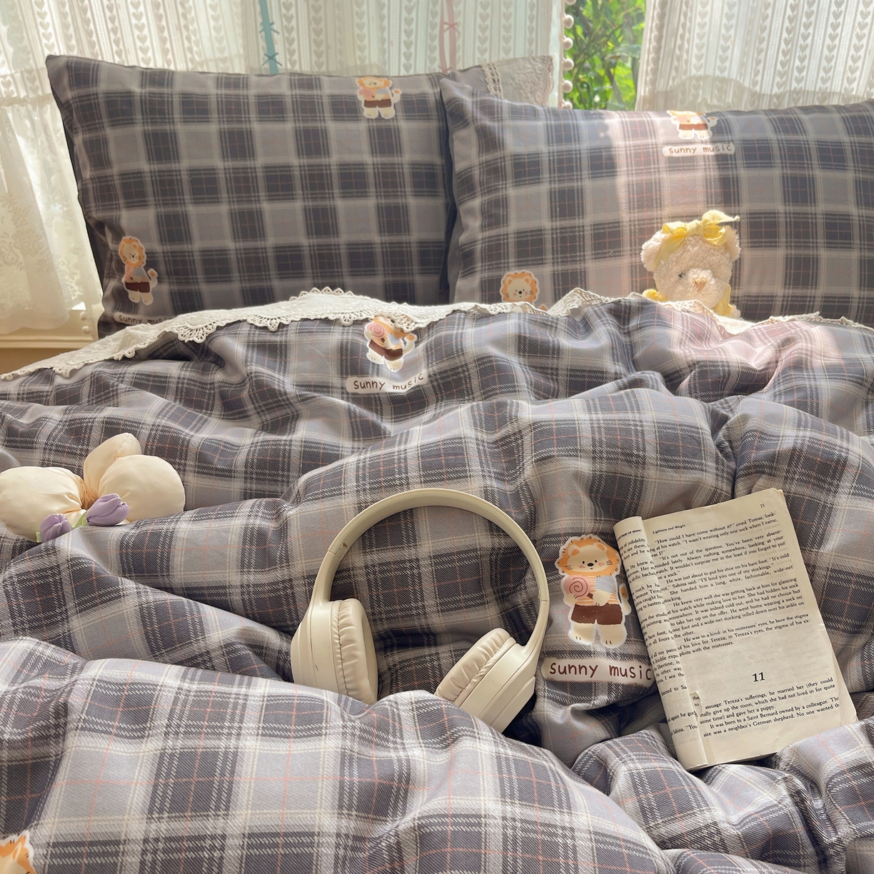 91家纺网 家纺一手货源 找家纺 雅居纺家纺 2025新款全棉纯棉韩版花边磨毛四件套 花边浅灰小狮子