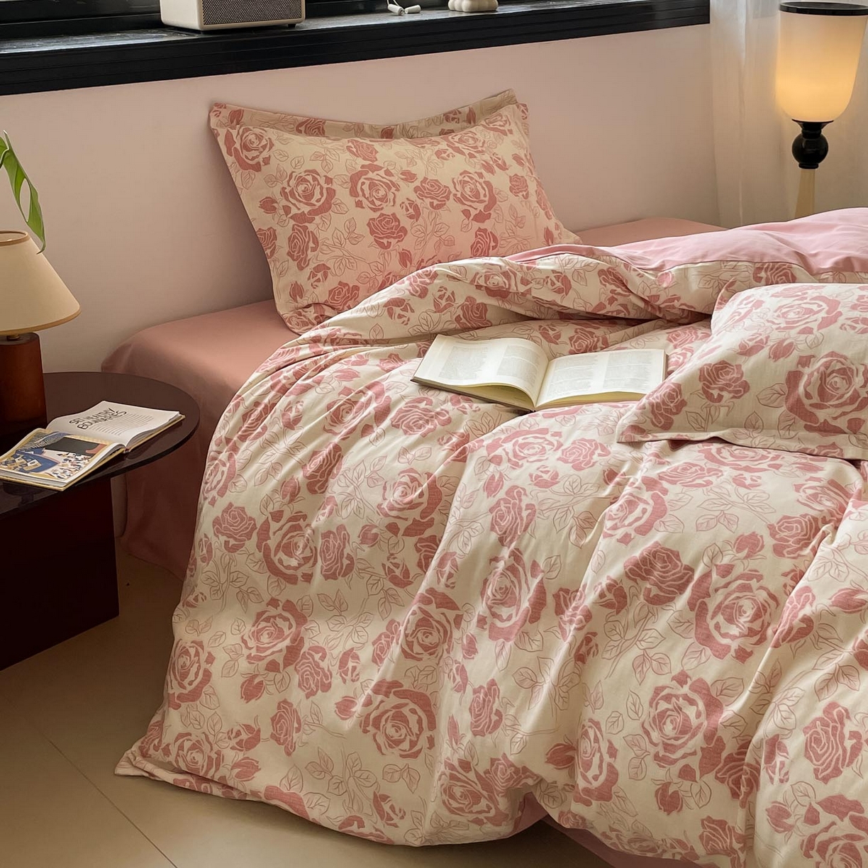 91家纺网 家纺一手货源 找家纺 涵宸家纺 2025新款加厚全棉磨毛印花四件套--罗马系列 场景二 F花束