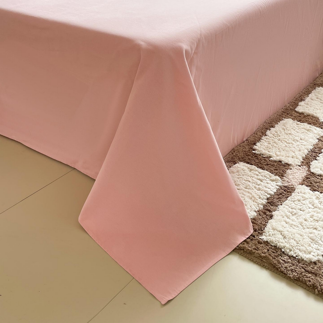 91家纺网 家纺一手货源 找家纺 涵宸家纺 2025新款加厚全棉磨毛印花四件套--罗马系列 场景二 F花束