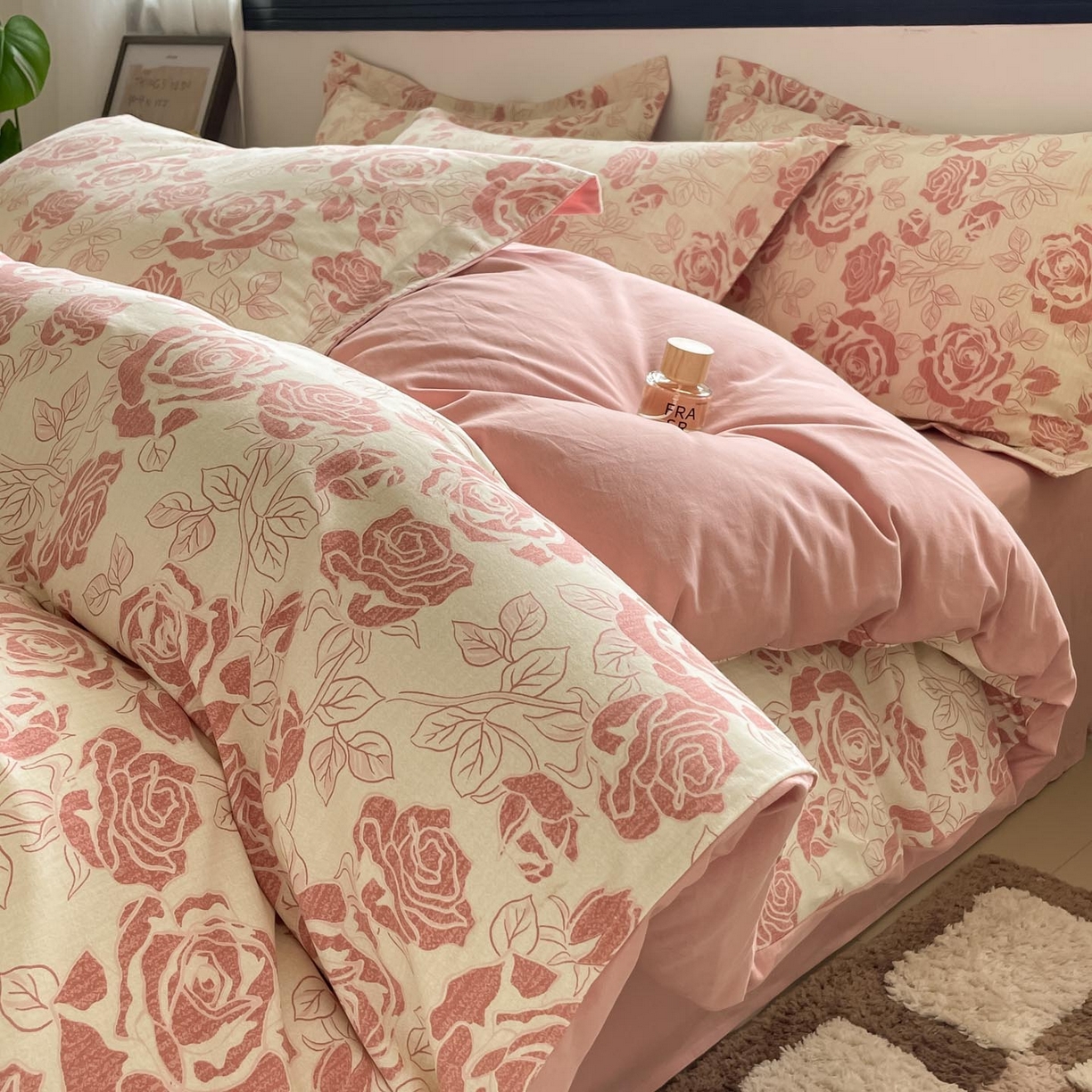 91家纺网 家纺一手货源 找家纺 涵宸家纺 2025新款加厚全棉磨毛印花四件套--罗马系列 场景二 F花束