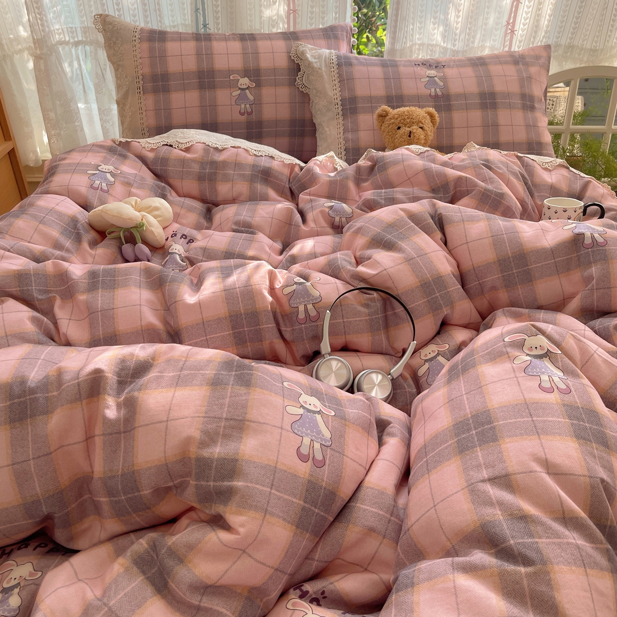 91家纺网 家纺一手货源 找家纺 雅居纺家纺 2025新款全棉纯棉韩版花边磨毛四件套 花边紫色小兔子