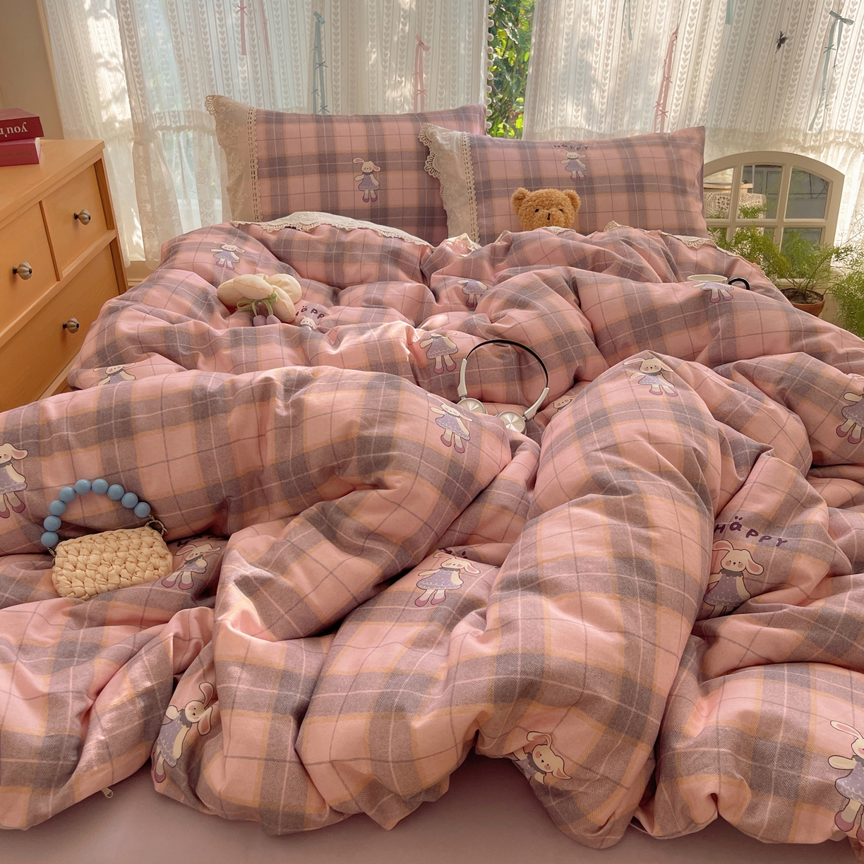 91家纺网 家纺一手货源 找家纺 雅居纺家纺 2025新款全棉纯棉韩版花边磨毛四件套 花边紫色小兔子