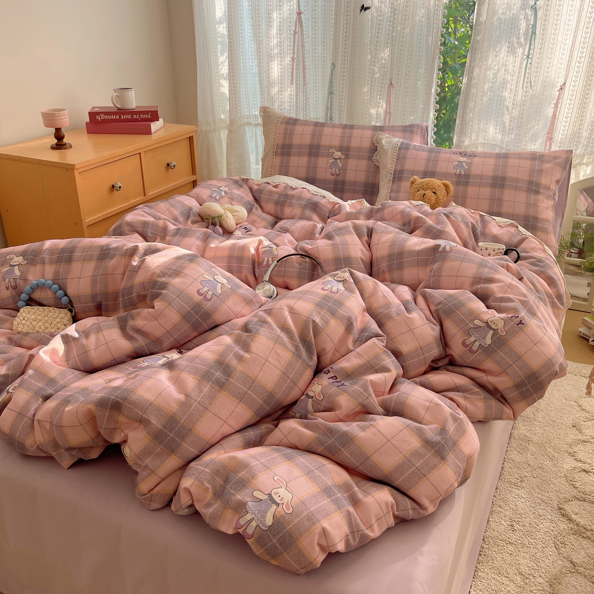 91家纺网 家纺一手货源 找家纺 雅居纺家纺 2025新款全棉纯棉韩版花边磨毛四件套 花边紫色小兔子