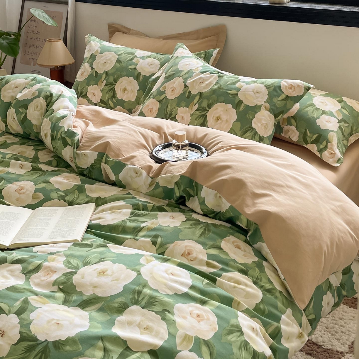 91家纺网 家纺一手货源 找家纺 涵宸家纺 2025新款加厚全棉磨毛印花四件套--罗马系列 场景二 F花田